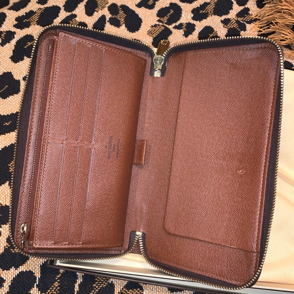 2013 Authentic Louis Vuitton Continental Wallet - Picture 3 of 7